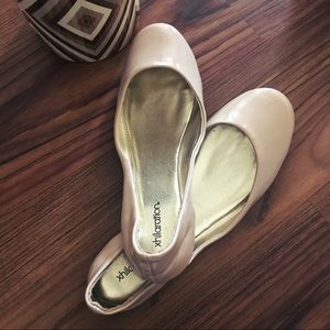 Xhilaration Nude Flats with gold Metallic sole.